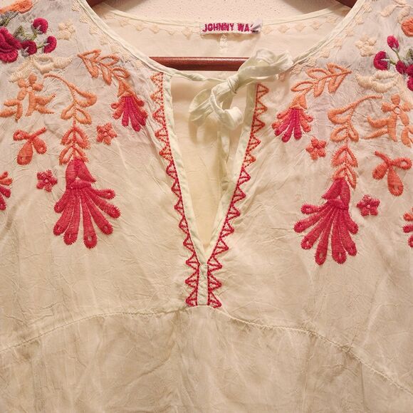 Johnny Was Women Cream Embroidered Cupra Rayon Keyhole Neck Tunic Top Size Small - Picture 8 of 10